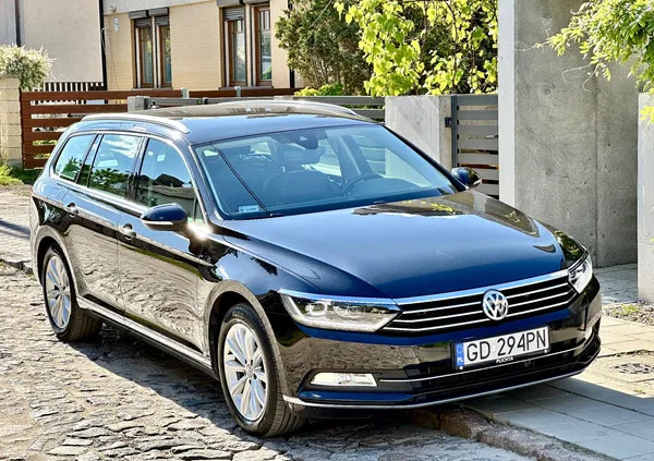 małopolskie Volkswagen Passat cena 82500 przebieg: 108500, rok produkcji 2017 z Gdańsk